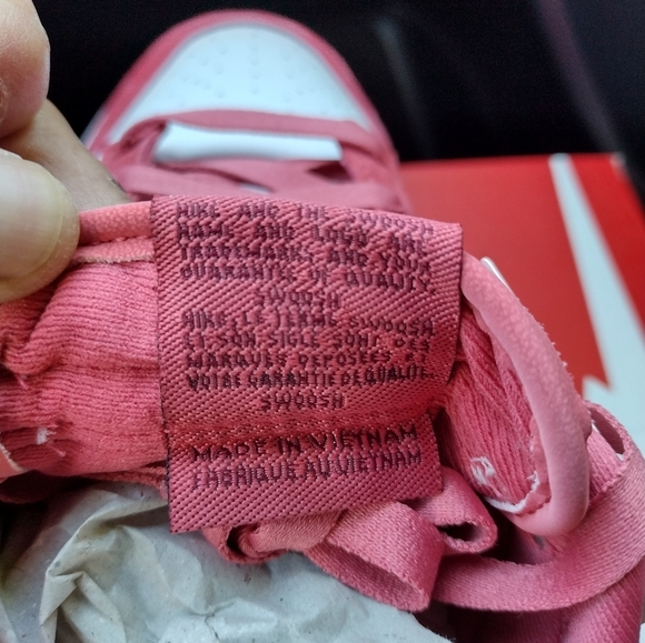 Nike Dunk Low " Valentines Day " Wmns - 11 - Picture 7 of 13